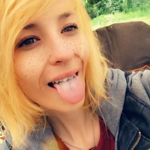 Meet your Posher, Madelyne